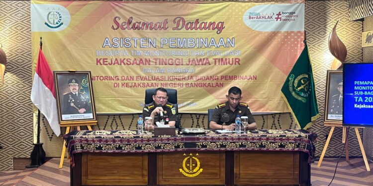 MONITORING DAN EVALUASI KINERJA BIDANG PEMBINAAN OLEH ASISTEN BIDANG PEMBINAAN KEJAKSAAN TINGGI JAWA TIMUR DI KEJAKSAAN NEGERI BANGKALAN