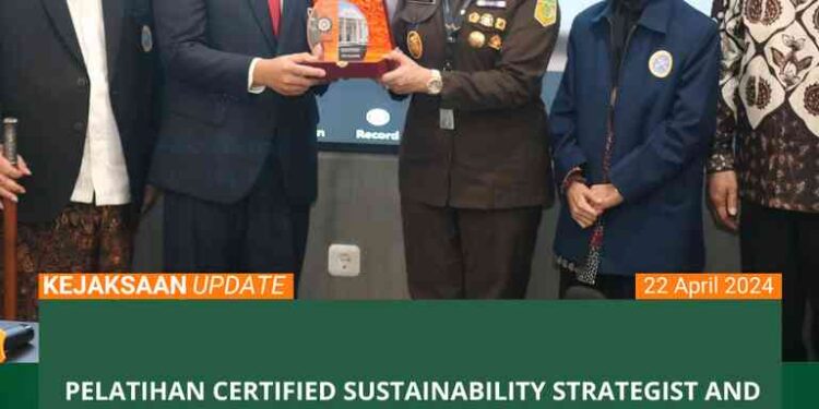 PELATIHAN CERTIFIED SUSTAINABILITY STRATEGIST AND LEADER DI SEKOLAH ΚΕΡΕΜΙΜΡINAN SEKOLAH PASCASARJANA UNAIR