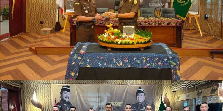 APEL DAN TASYAKURAN DALAM RANGKA MEMPERINGATI HARI ULANG TAHUN PERSATUAN JAKSA INDONESIA (PERSAJA) KE-73 TAHUN 2024 OLEH KEJAKSAAN NEGERI BANGKALAN