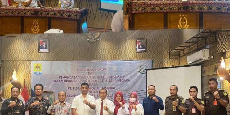 SOSIALISASI HUKUM DAN PENANDATANGANAN NOTA KESEPAHAMANDALAM BIDANG PERDATA DAN TATA USAHA NEGARA ANTARAPT. PLN (PERSERO) UP3 MADURA DENGAN KEJAKSAAN NEGERI BANGKALAN