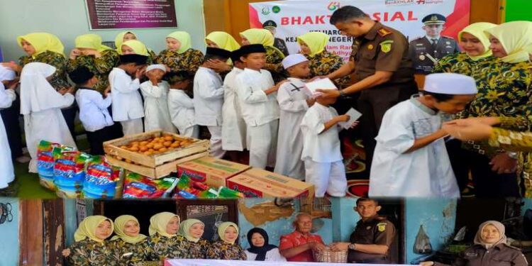 KEGIATAN BHAKTI SOSIAL DAN ANJANGSANA OLEH KEJAKSAAN NEGERI BANGKALAN DALAM RANGKA RANGKAIAN PERINGATAN HARI BHAKTI ADHYAKSA (HBA) KE-64 DAN HUT IKATAN ADHYAKSA DHARMAKARINI (IAD) KE-24 TAHUN 2024