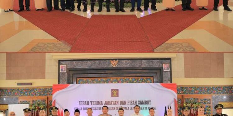 SERAH TERIMA JABATAN DAN PISAH SAMBUT KEPALA RUTAN KELAS II B BANGKALAN