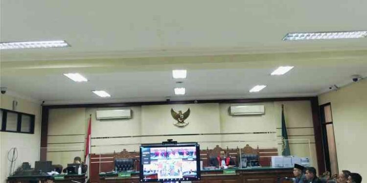 SIDANG KEDELAPAN PADA PERKARA DUGAAN TINDAK PIDANA KORUPSI DALAM PENYERTAAN MODAL BUMD / PT. SUMBER DAYA KEPADA PT. AMAN PADA TA. 2019 DENGAN AGENDA PEMBUKTIAN (PEMERIKSAAN SAKSI DAN BARANG BUKTI)