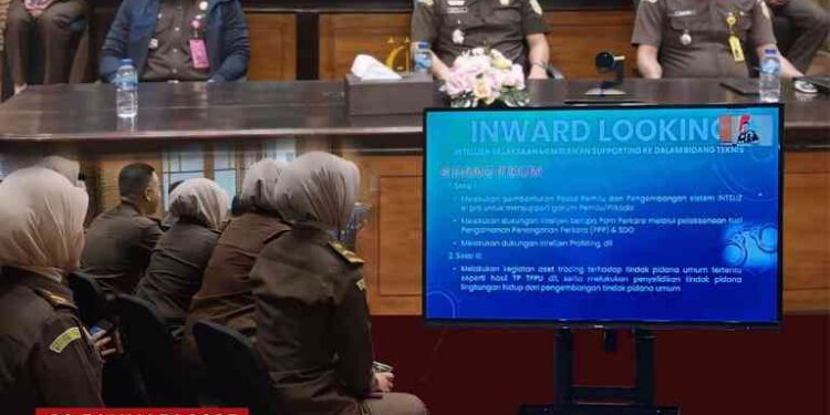 PENYAMPAIAN HASIL RAPAT KERJA NASIONAL (RAKERNAS) KEJAKSAAN RI TAHUN 2025 OLEH KEJAKSAAN TINGGI JAWA TIMUR