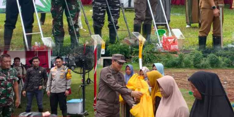 PENANAMAN JAGUNG SATU JUTA HEKTAR DI SELURUH INDONESIA DALAM RANGKA MENDUKUNG SWASEMBADA PANGAN TAHUN 2025