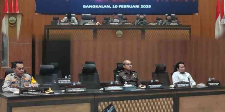 RAPAT PARIPURNA PENGUMUMAN HASIL PENETAPAN PASANGAN CALON BUPATI DAN WAKIL BUPATI BANGKALAN TERPILIH DALAM PEMILIHAN BUPATI DAN WAKIL BUPATI BANGKALAN TAHUN 2024