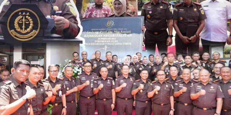 PERESMIAN GEDUNG BARU DAN PTSP DI KEJAKSAAN NEGERI PACITAN