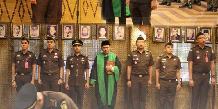 PELANTIKAN DAN PENGAMBILAN SUMPAH KEPALA SUB BAGIAN PEMBINAAN KEJAKSAAN NEGERI BANGKALAN