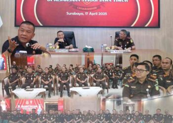 SUPERVISI PENANGANAN DAN PENYELESAIAN PERKARA TINDAK PIDANA UMUM OLEH JAKSA AGUNG MUDA BIDANG TINDAK PIDANA UMUM DI KEJAKSAAN TINGGI JAWA TIMUR