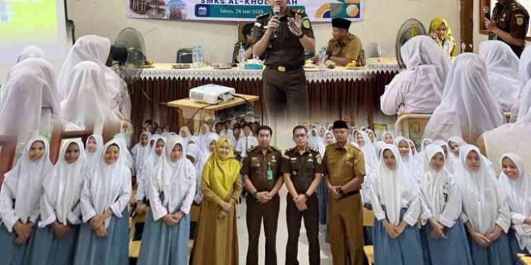 PENYULUHAN HUKUM JAKSA MASUK SEKOLAH DENGAN TEMA “KESADARAN HUKUM BAGI GENERASI MUDA” DI SMKS AL-KHOLILIYAH BANGKALAN