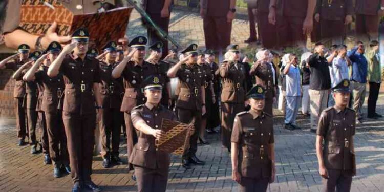 UPACARA PERINGATAN HARI LAHIR PANCASILA TAHUN 2025 DI KEJAKSAAN NEGERI BANGKALAN