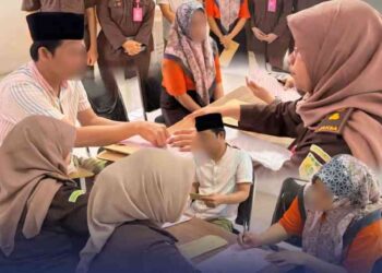 EKSEKUSI TERPIDANA F DAN SA PERKARA TIPIKOR DALAM PENGELOLAAN APBDES DS. DLAMBAH DAJAH, KEC. TANAH MERAH, KAB. BANGKALAN YANG BERSUMBER DARI ADD TA 2019 DAN PEMBAYARAN SILTAP DAN TUNJANGAN PERANGKAT DESA DLAMBAH DAJAH TA 2018 DAN 2020