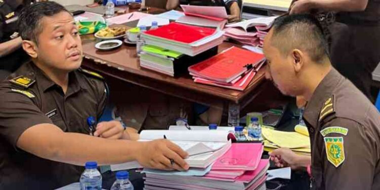 INSPEKSI UMUM DAN INSPEKSI KHUSUS KEUANGAN OLEH ASISTEN BIDANG PENGAWASAN KEJAKSAAN TINGGI JAWA TIMUR DI KEJAKSAAN NEGERI BANGKALAN