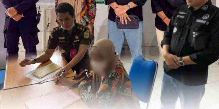 EKSEKUSI TERPIDANA ‘NH’ DALAM PERKARA TIPIKOR PENGADAAN TANAH UNTUK KEPENTINGAN UMUM PEMBANGUNAN KAWASAN KAKI JEMBATAN SURAMADU SISI MADURA (REST AREA / PARKIR UMUM) DI DESA SUKOLILO BARAT KECAMATAN LABANG KABUPATEN BANGKALAN OLEH BPWS TAHUN 2015 S/D 2017