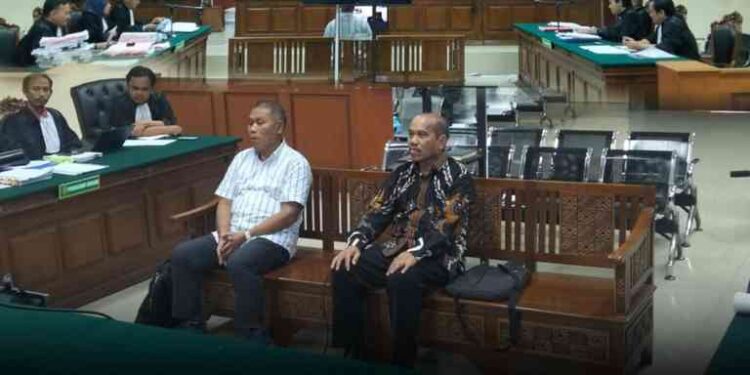 SIDANG KESEPULUH PERKARA DUGAAN TINDAK PIDANA KORUPSI PENGADAAN TANAH UNTUK KEPENTINGAN UMUM PEMBANGUNAN KAWASAN KAKI JEMBATAN SURAMADU SISI MADURA (REST AREA/PARKIR UMUM) DI DESA SUKOLILO BARAT, KECAMATAN LABANG, KABUPATEN BANGKALAN OLEH BADAN PENGEMBANGAN WILAYAH SURAMADU (BPWS) TAHUN 2015 S.D 2017 DENGAN AGENDA PEMBUKTIAN