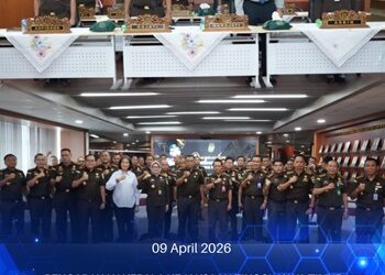 PENGARAHAN KEPALA KEJAKSAAN TINGGI JAWA TIMUR DALAM RANGKA MONITORING DAN EVALUASI PENANGANAN PERKARA TINDAK PIDANA KORUPSI SERTA PEMBAHASAN HAMBATAN PELAKSANAAN TUGAS DAN ISU STRATEGIS PENEGAKAN HUKUM