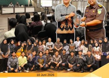 KUNJUNGAN KOMUNITAS PERADILAN SEMU (KOMMPAS) MAHASISWA FAKULTAS HUKUM UNIVERSITAS TRUNOJOYO MADURA DI KANTOR KEJAKSAAN NEGERI BANGKALAN